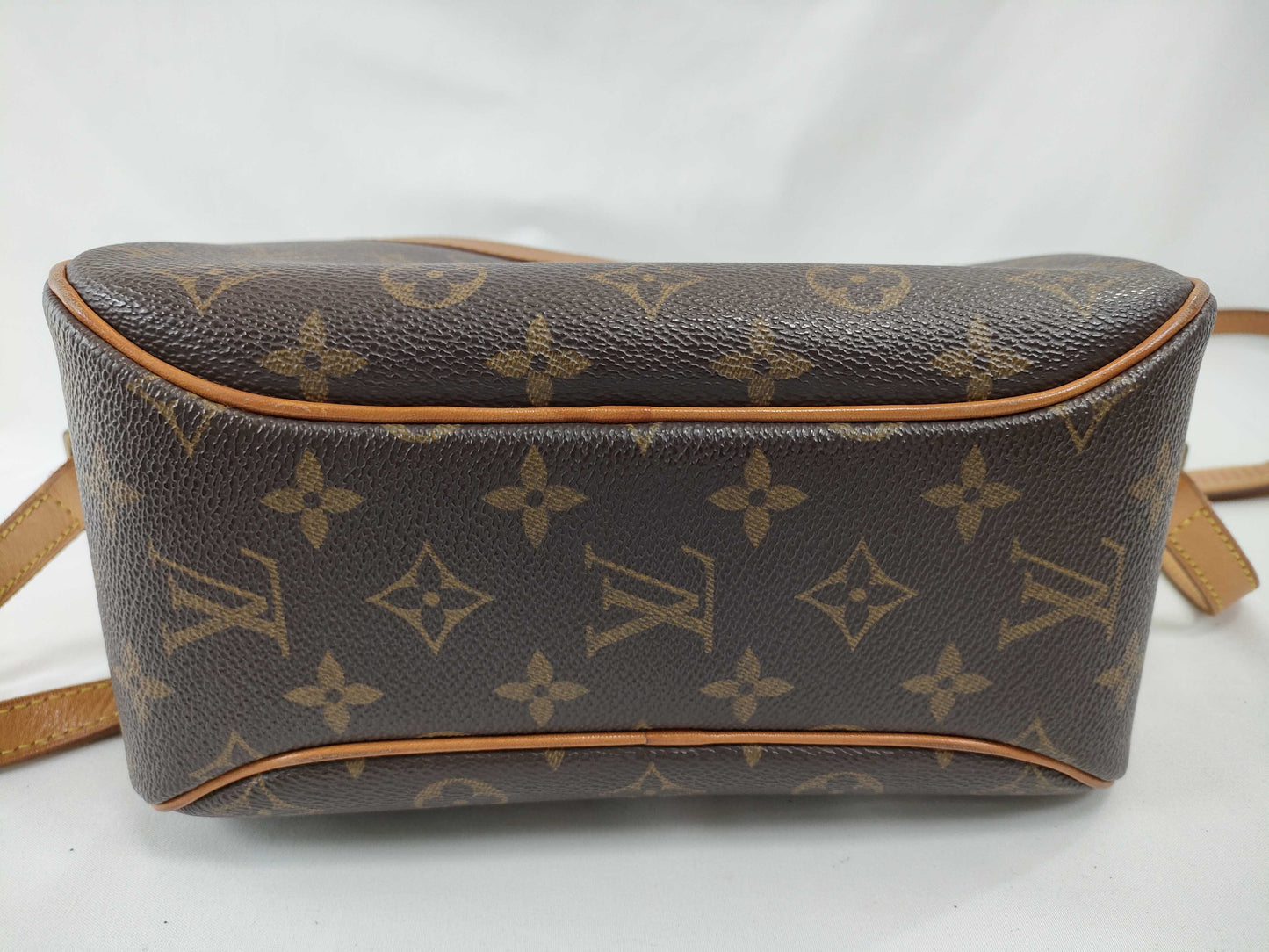 LOUIS VUITTON M 51221 Monogram LV Blois Shoulder Bag