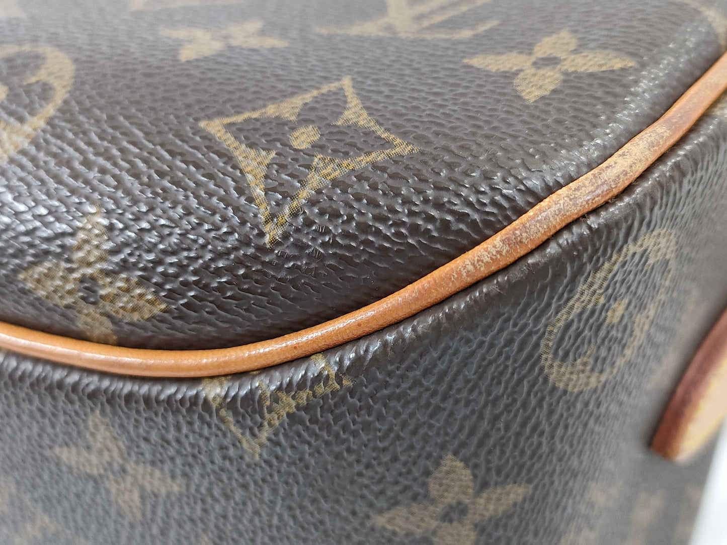 LOUIS VUITTON M 51221 Monogram LV Blois Shoulder Bag