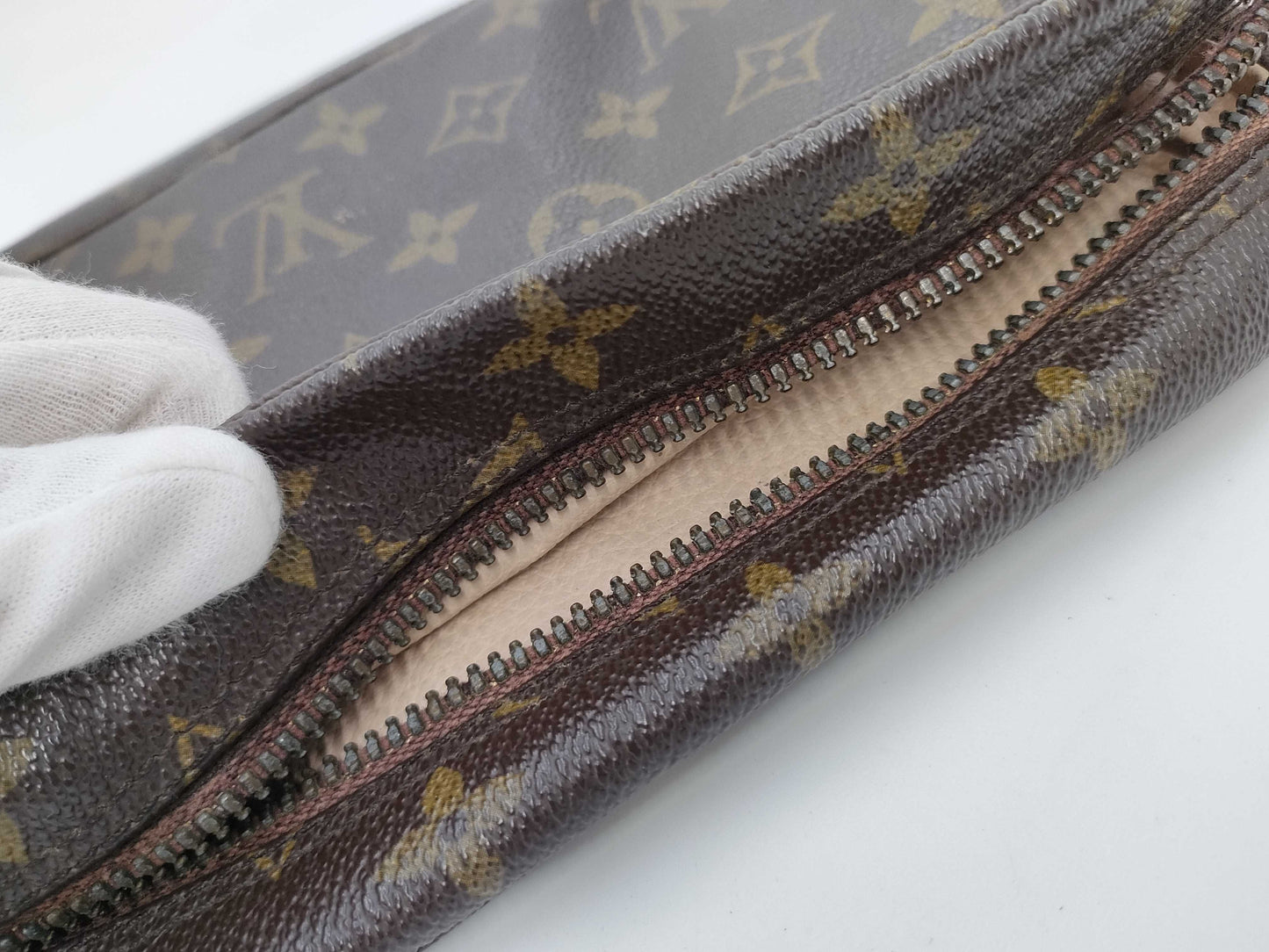 LOUIS VUITTON True Toilet Second Bag Bag