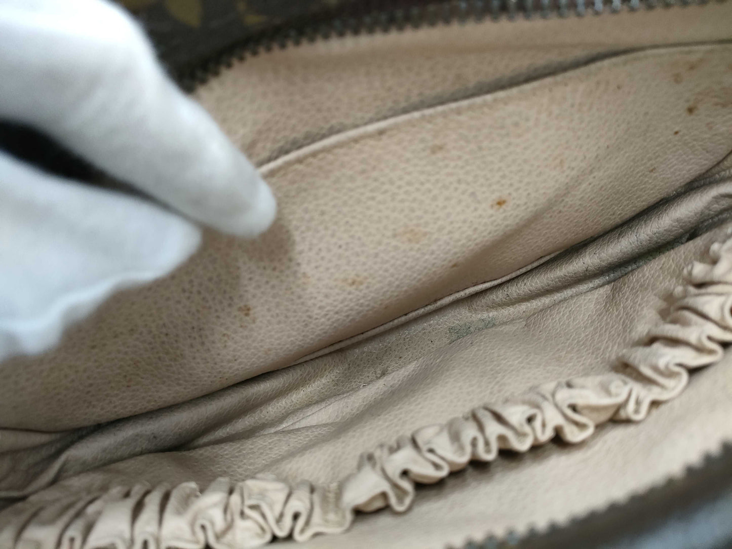 LOUIS VUITTON True Toilet Second Bag Bag