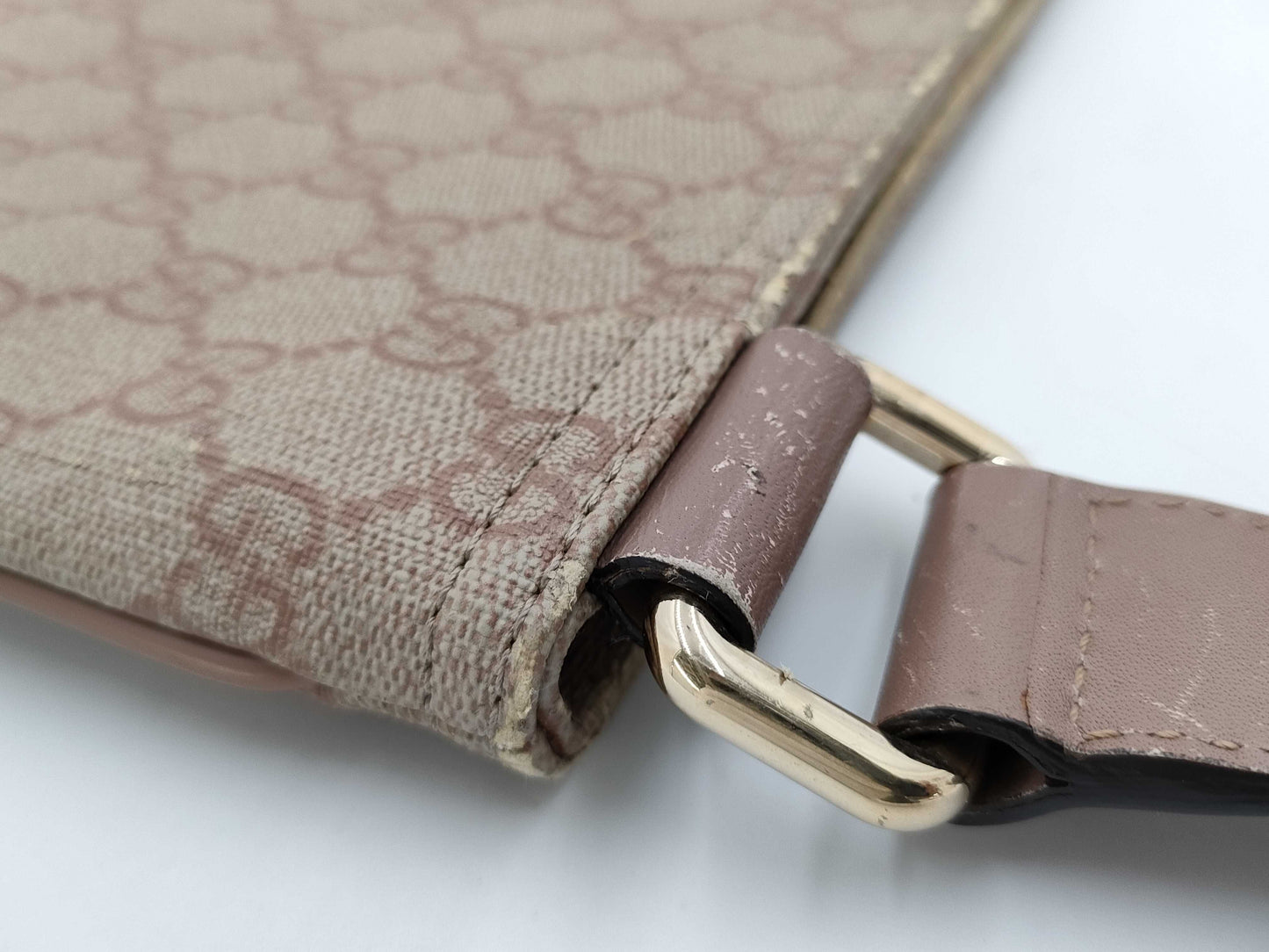 GUCCI GG Supreme Shoulder Bag