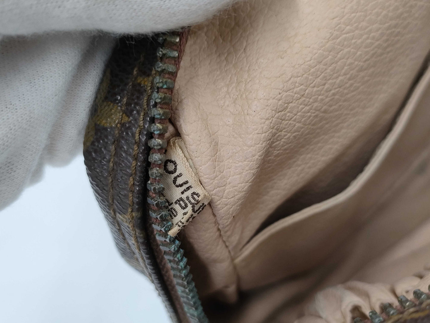 LOUIS VUITTON True Toilet Second Bag Bag