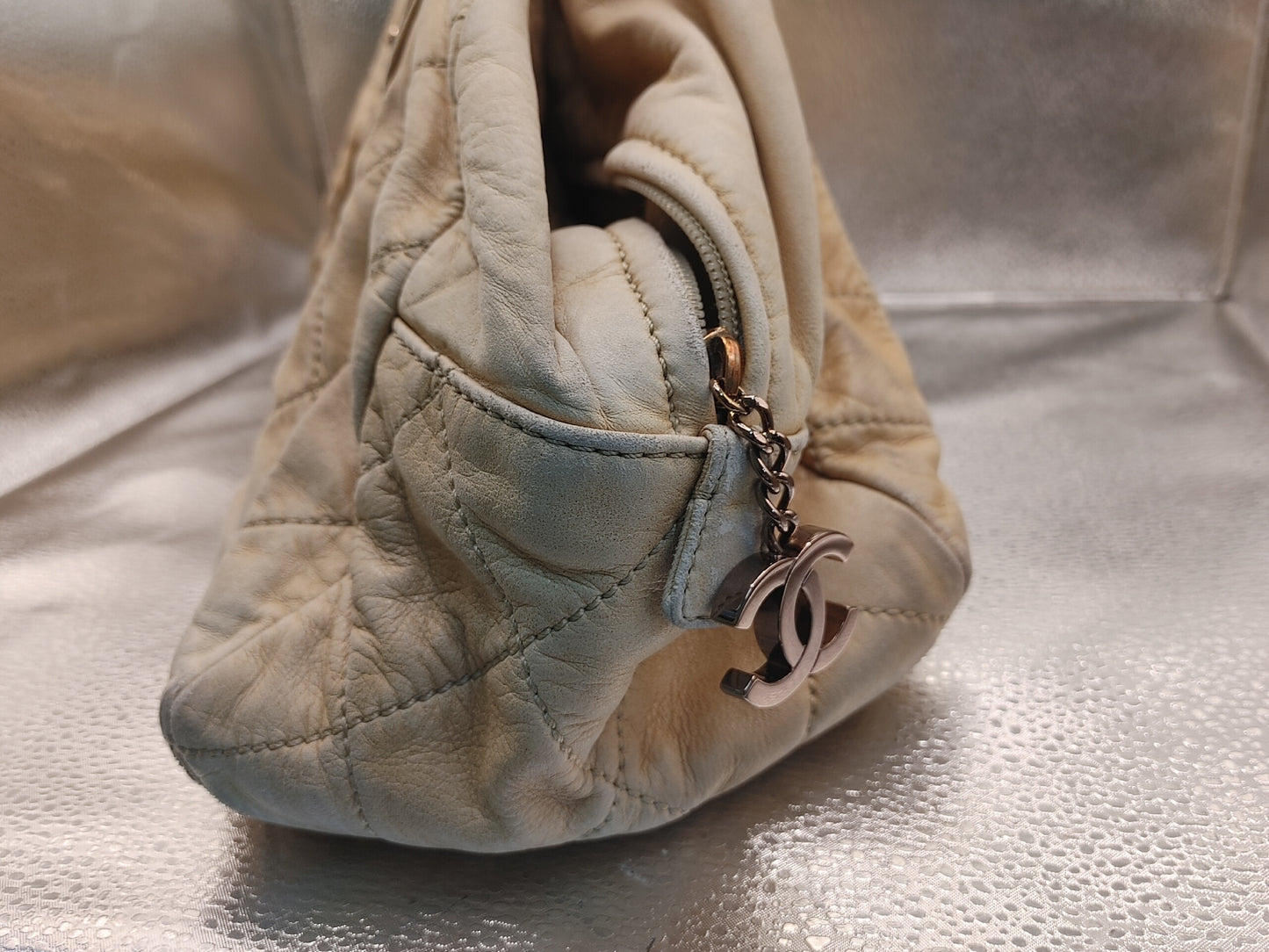 CHANEL Matelasse Beige Lambskin Shoulder Bag with Seal, 10943015, Dust Bag Included