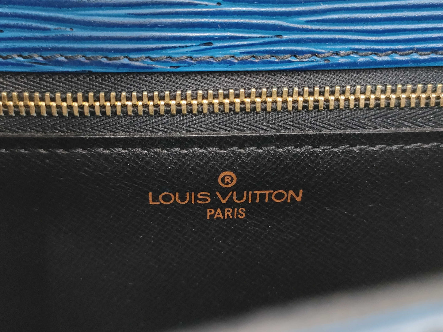 LOUIS VUITTON Epi Leather Saint-Cloud Shoulder Bag 8902VI