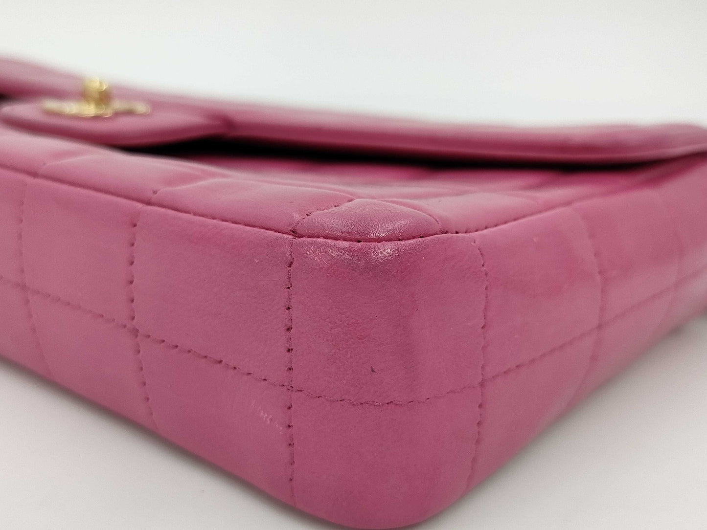 CHANEL Chocobar Chain Shoulder Bag with Turn Lock, Pink
