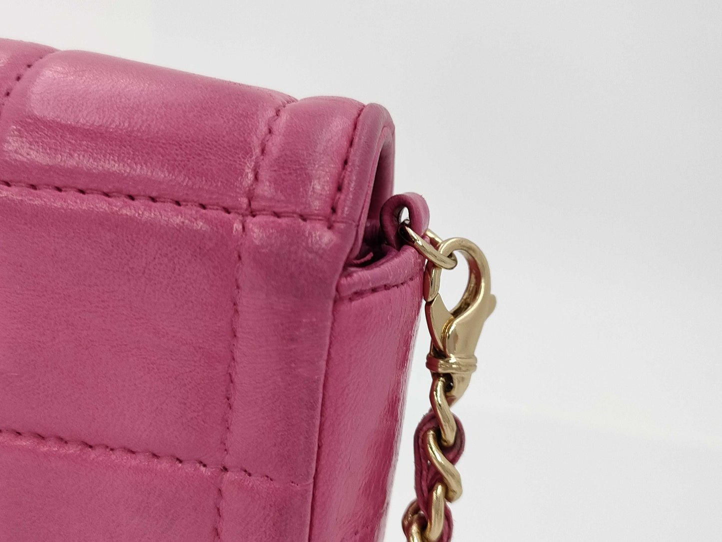 CHANEL Chocobar Chain Shoulder Bag with Turn Lock, Pink