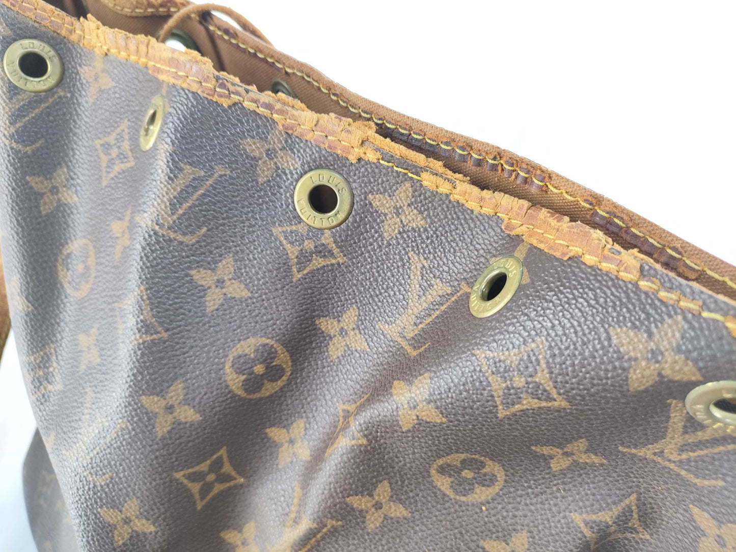 LOUIS VUITTON M42226 Monogram LOUIS VUITTON Petit Noe M42226 AR8910 Shoulder Bag