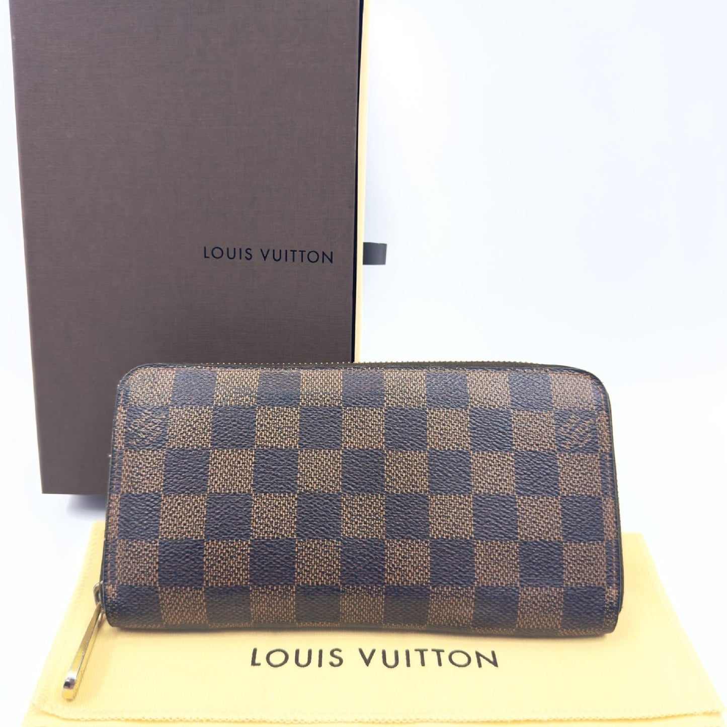 LOUIS VUITTON Damier Zippy Wallet