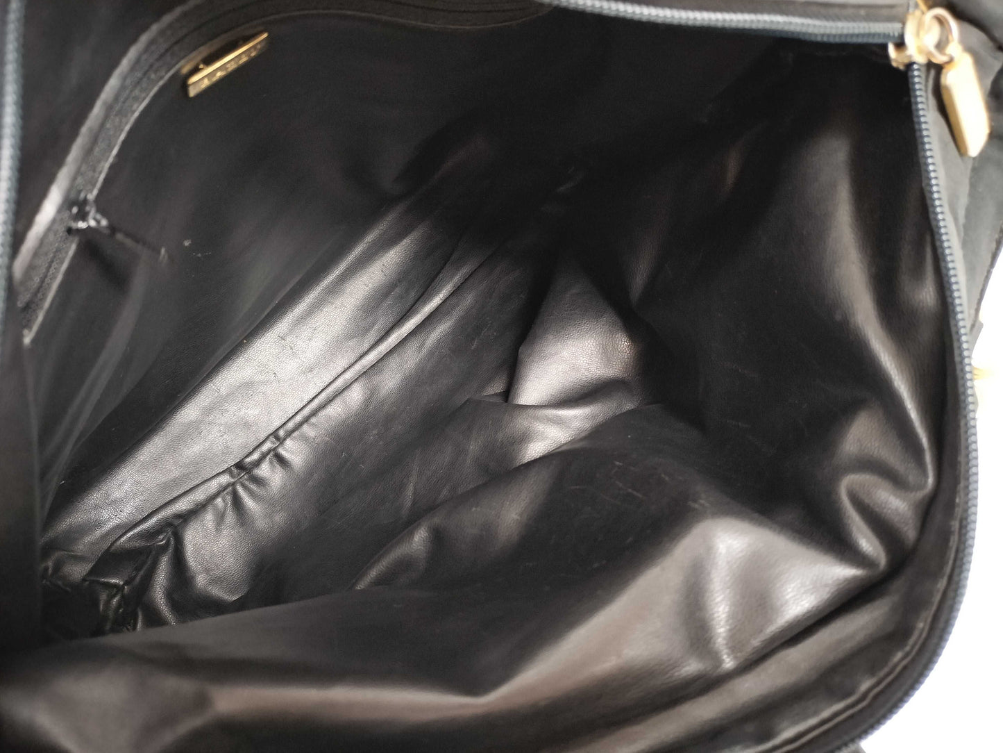 BALLY 4-Piece Shoulder Bag