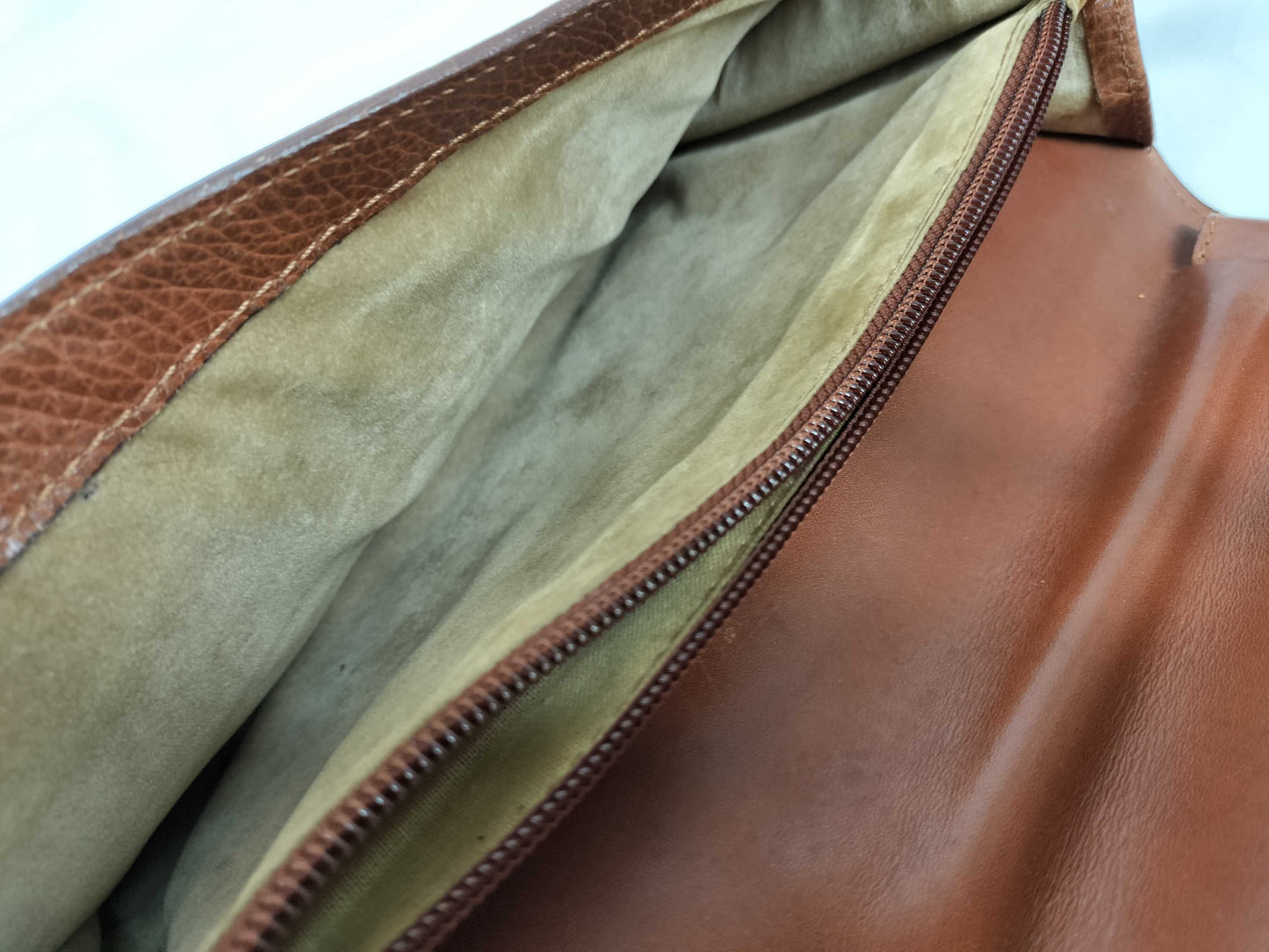 BALLY 4-Piece Shoulder Bag