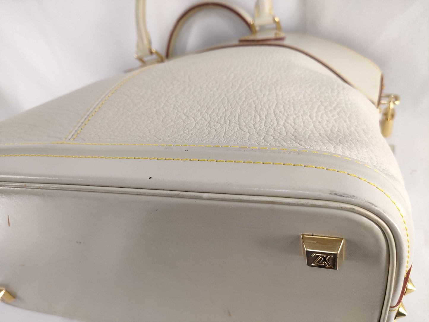 LOUIS VUITTON Suhali Lockit Handbag