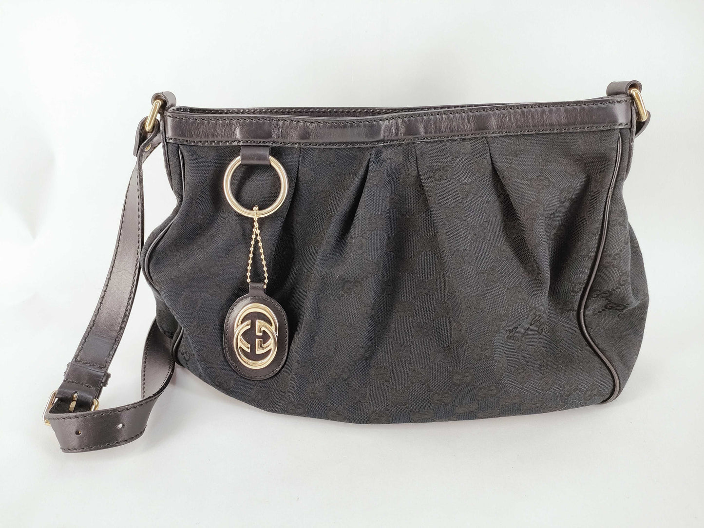 GUCCI GG Canvas Gucci Sukey GG Canvas Shoulder Bag Shoulder Bag