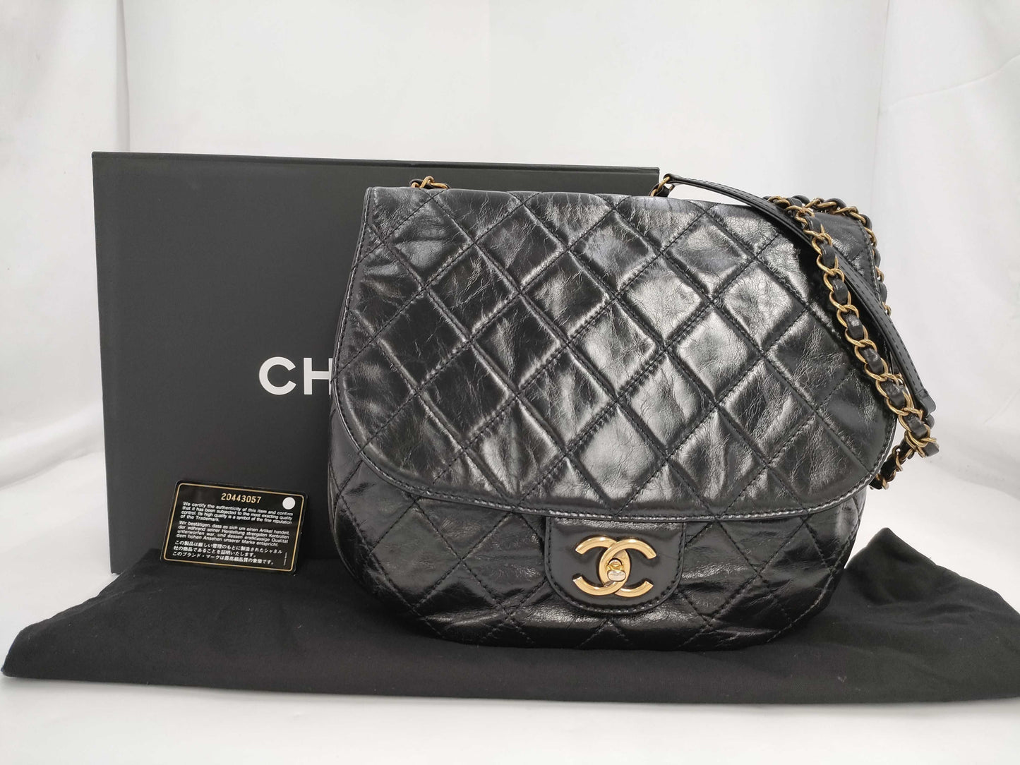 CHANEL Matelasse Shoulder Bag, Vintage Calfskin, Black, 20 Series