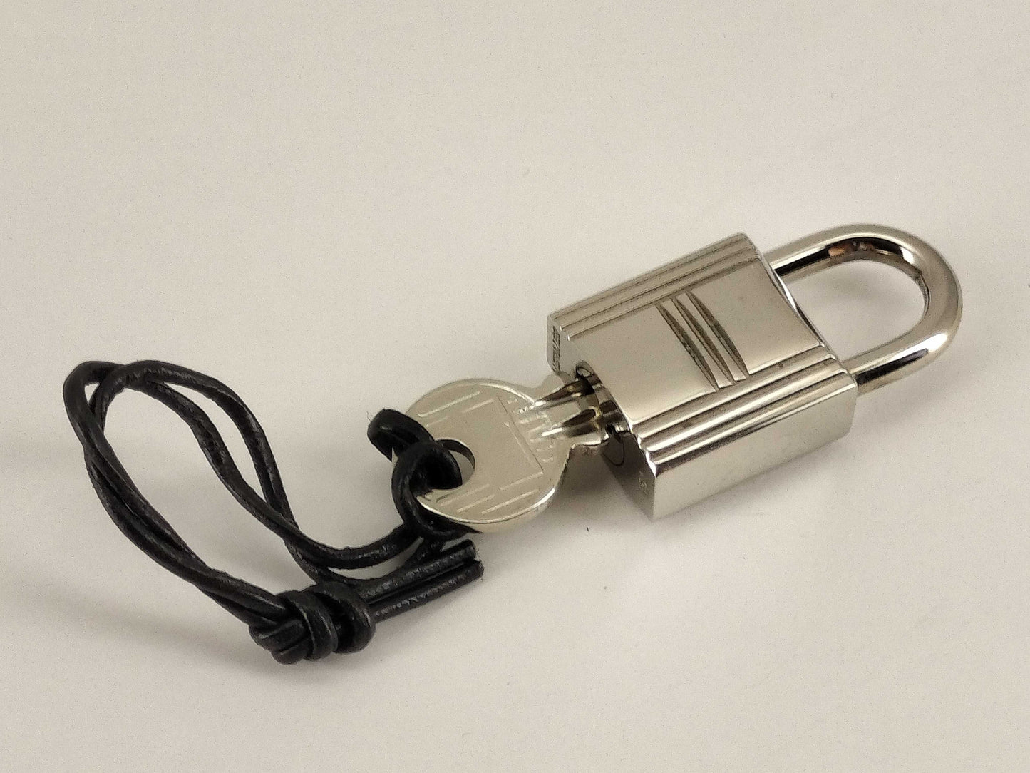 HERMES HERMES Cadena and Key Set, Key Padlock, Silver, with Leather Cord, Other Accessories