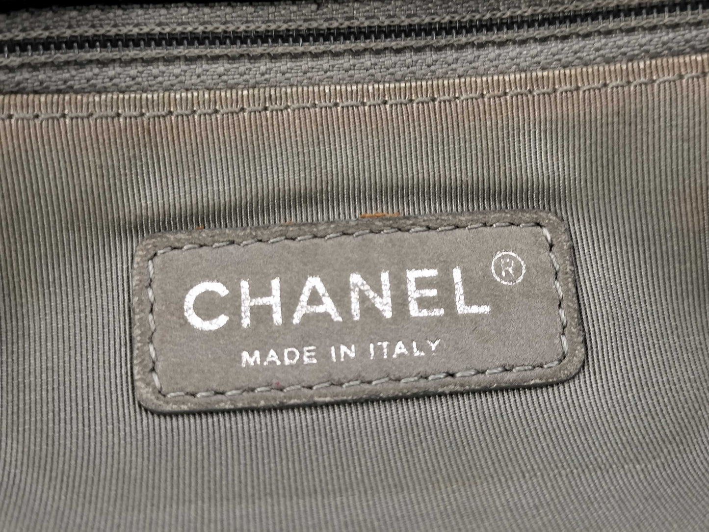 CHANEL Parisian Bubble Quilt Double Chain Shoulder Bag No. 14
