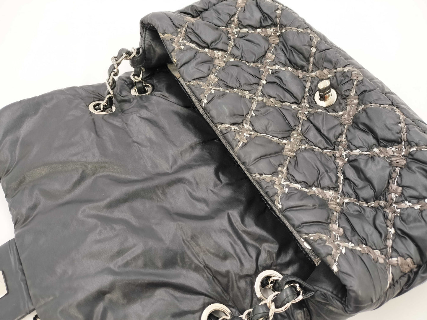 CHANEL Parisian Bubble Quilt Double Chain Shoulder Bag No. 14