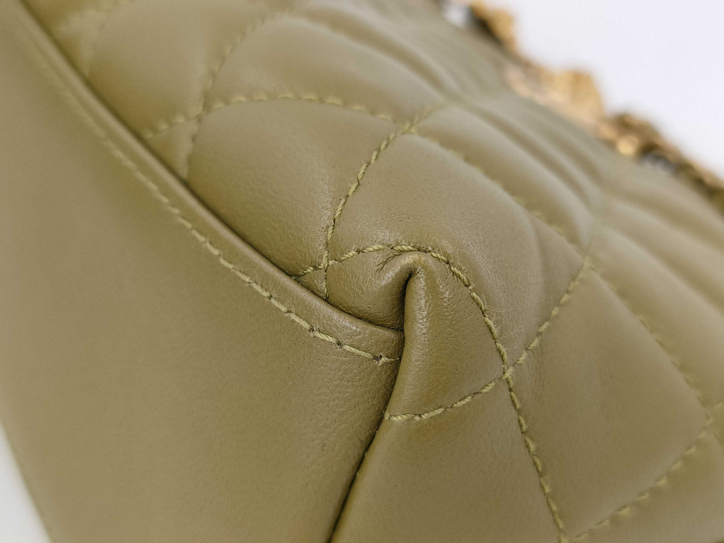 CHANEL Chain One Shoulder Bag x Khaki x Gold Hardware x KlC30U0A Shoulder Bag