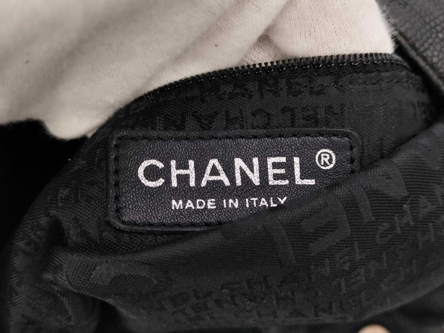CHANEL Caviar Skin Large Wrinkled Handbag, Size 10