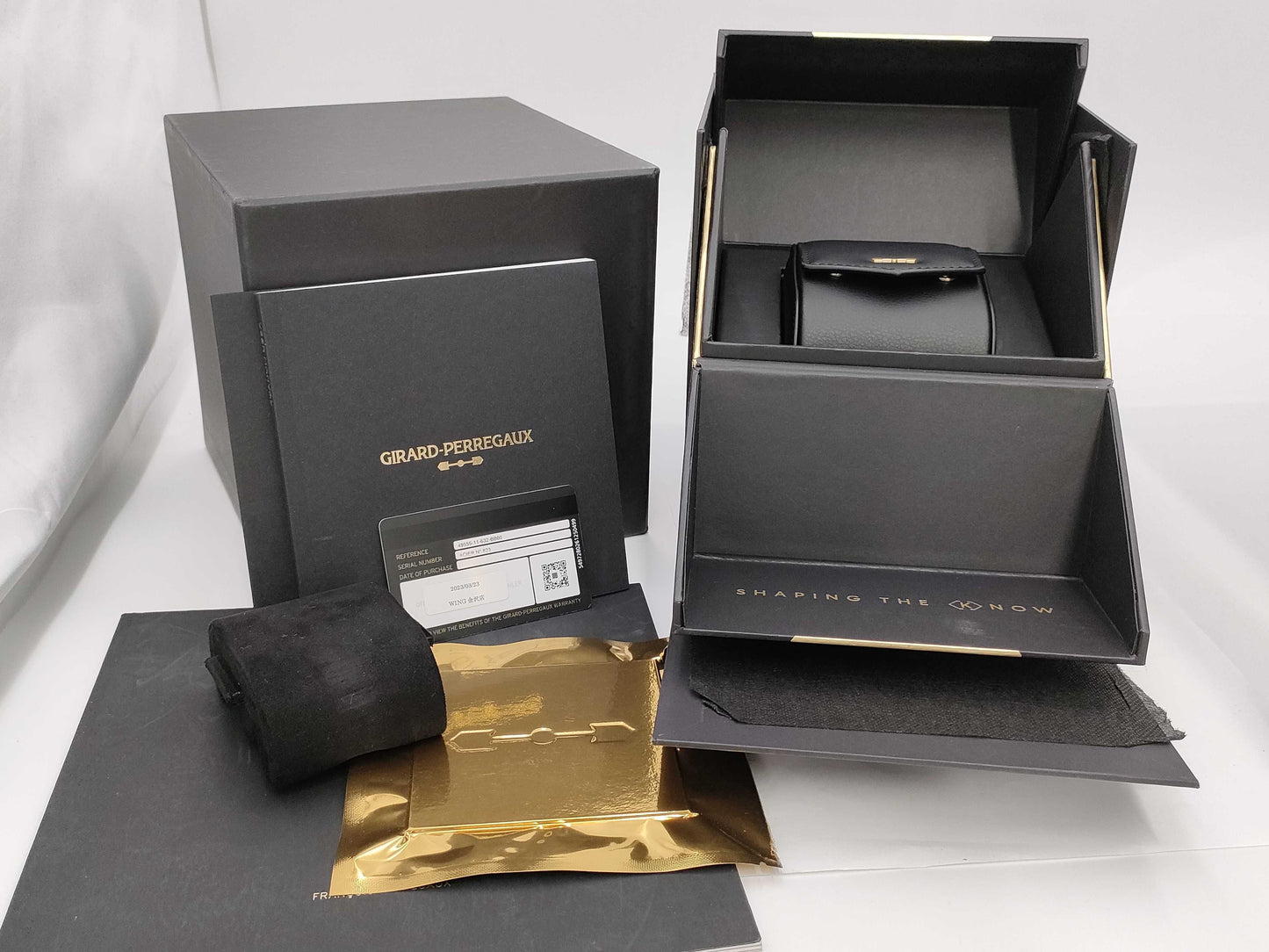 GIRARD PERREGAUX Infernity Edition 49555-11-632-BB60 823 Men's Watch