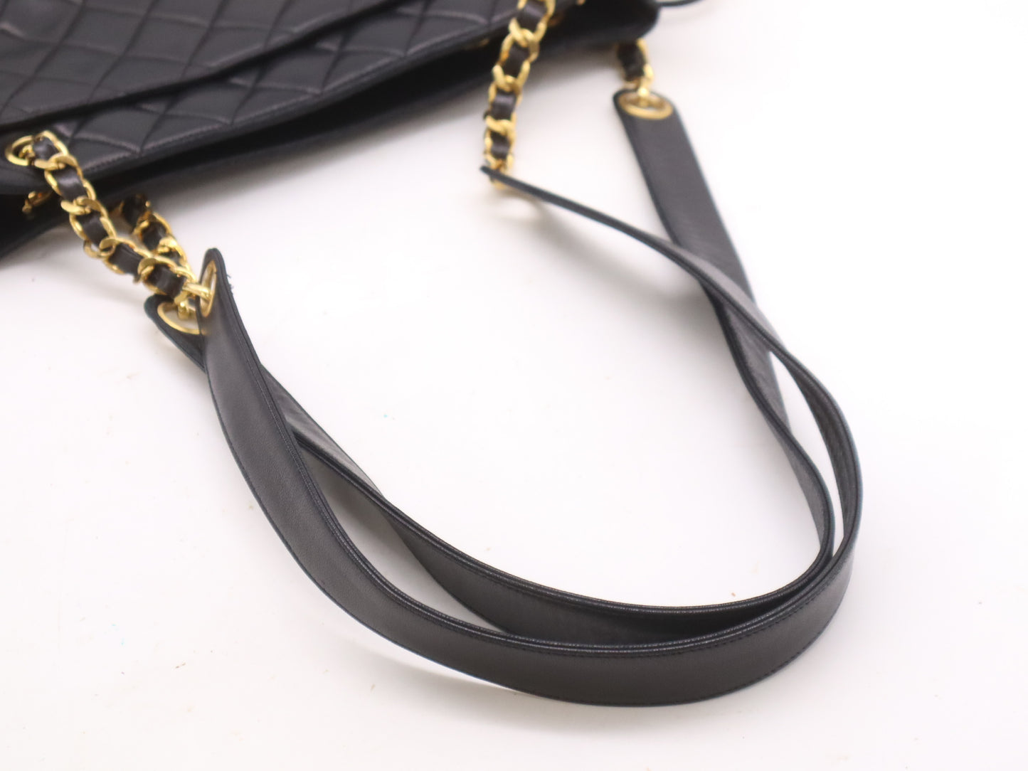 CHANEL Lambskin Chain Shoulder Bag with GD Hardware, Black