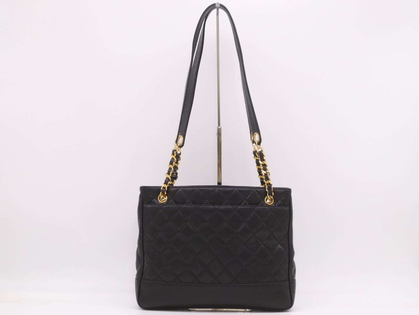 CHANEL Lambskin Chain Shoulder Bag with GD Hardware, Black