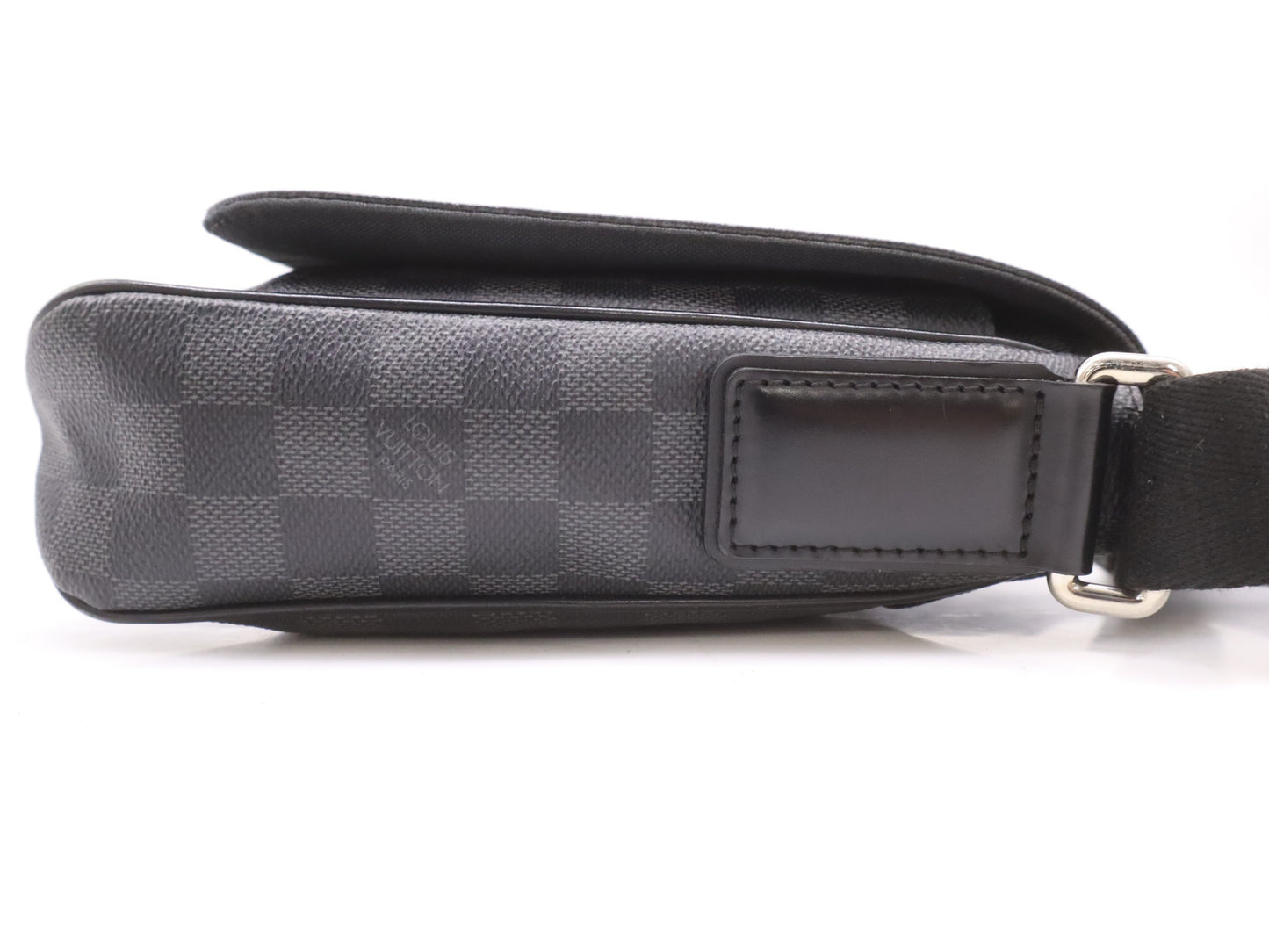 LOUIS VUITTON N41260? Damier Graphite District PM Shoulder Bag