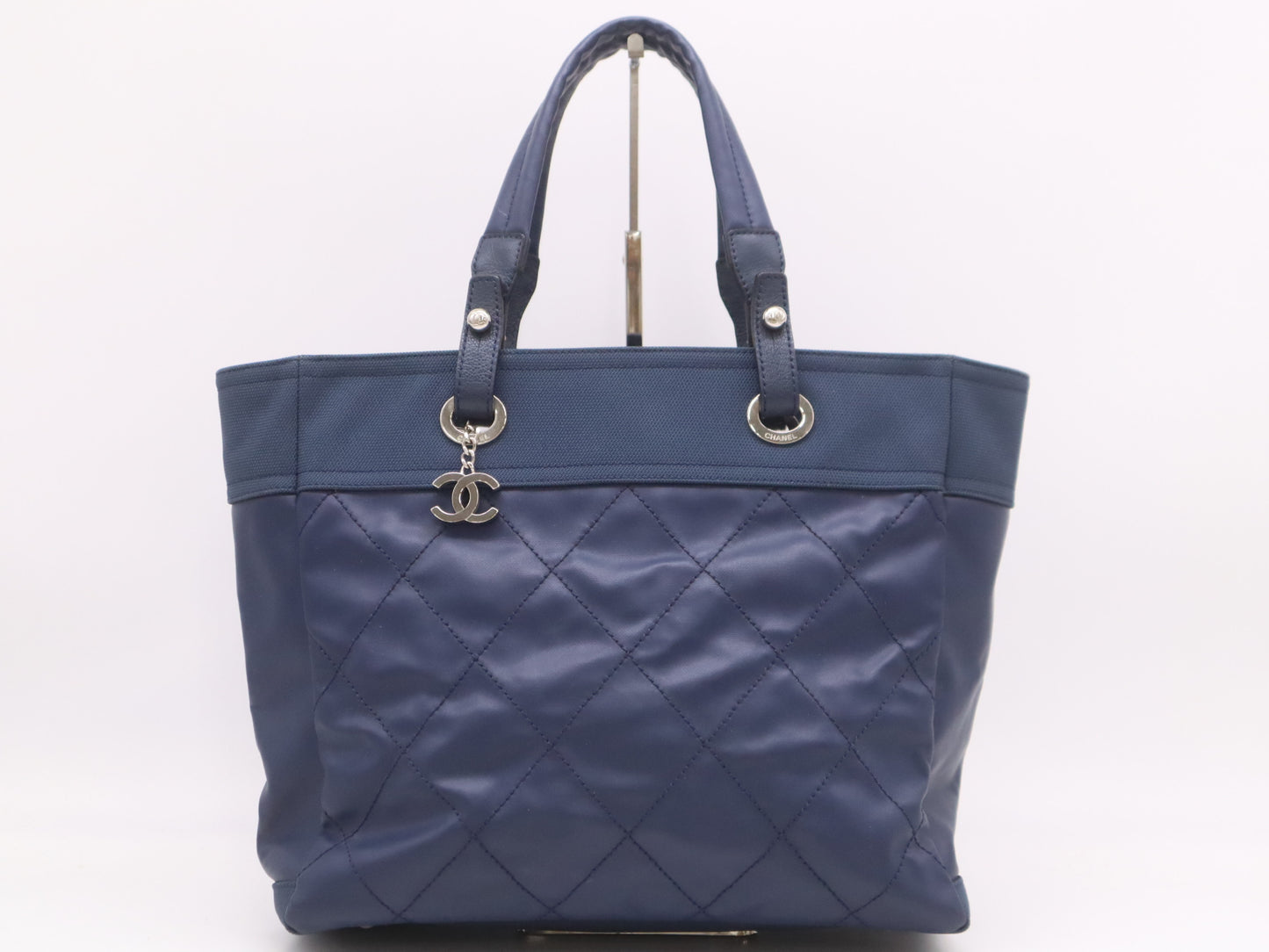 CHANEL Paris Biarritz Tote MM Leather Canvas with Silver Hardware, Navy Seal 15564244 Tote Bag