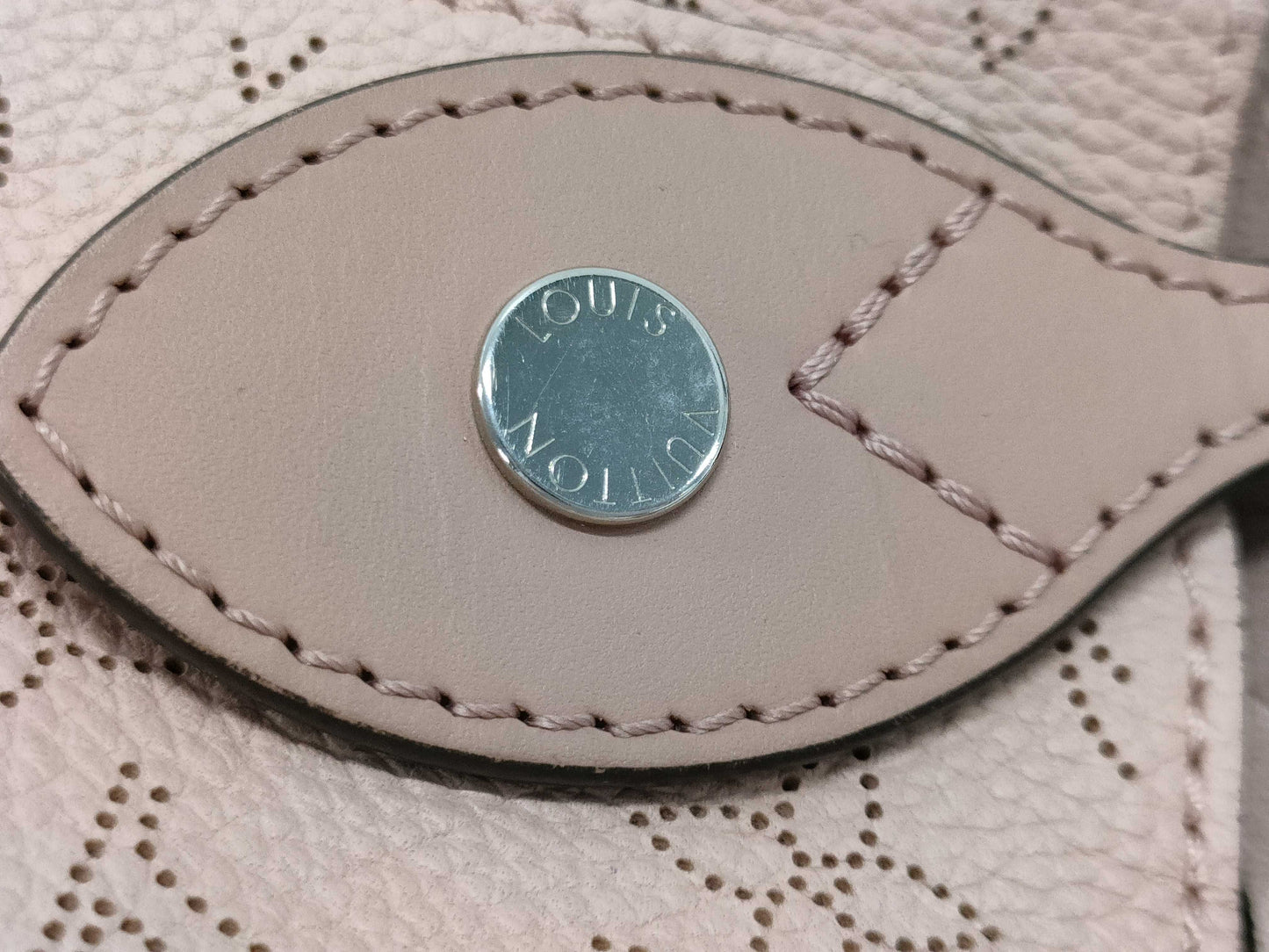 LOUIS VUITTON Hina PM 2-Way Handbag Monogram Mahina Magnolia M54353 DR3198 Pouch Shoulder Strap Handbag