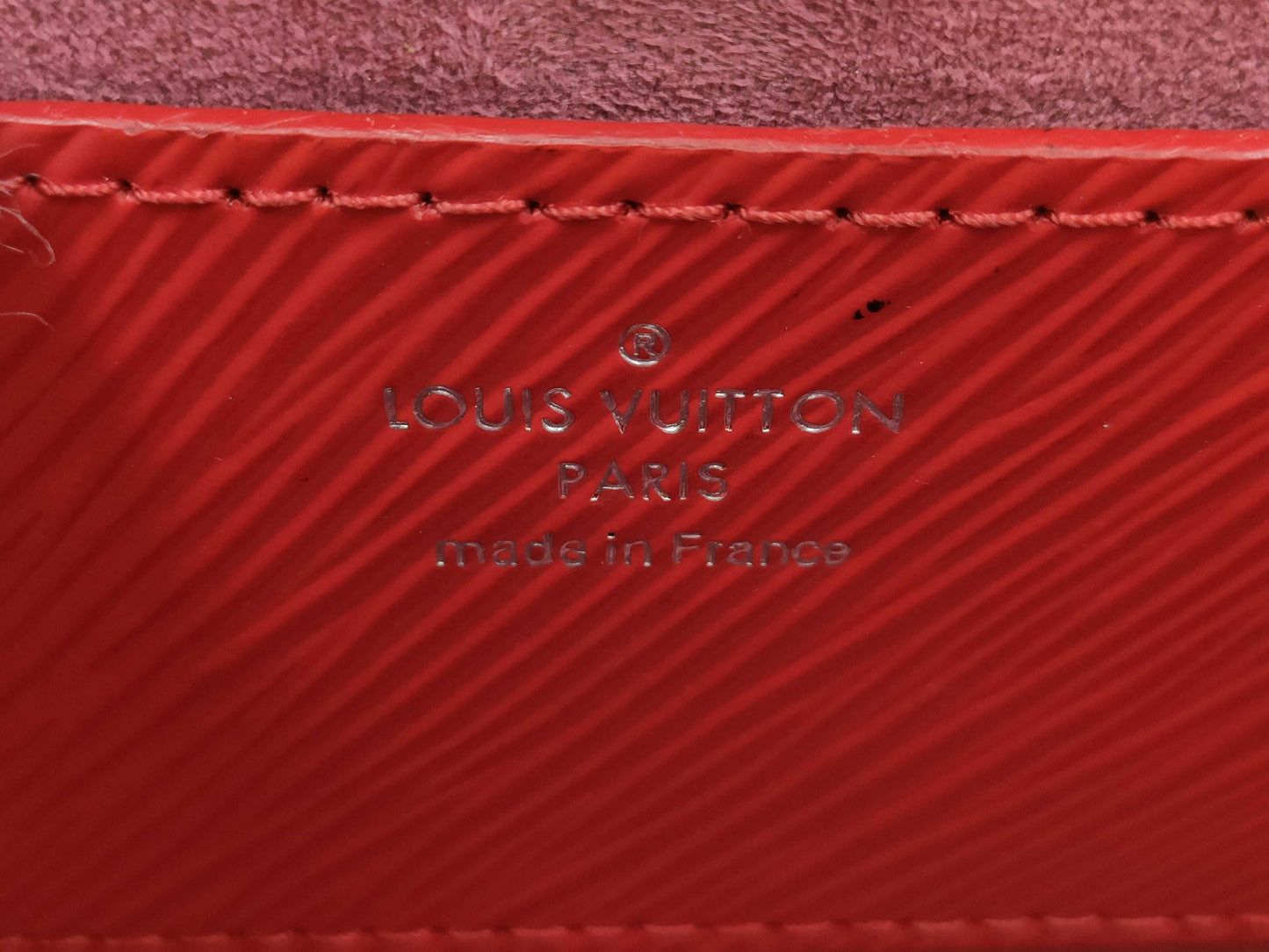 LOUIS VUITTON Twist MM Chain Shoulder Bag in Red with Silver Hardware and Epi Leather, M50523 FL3166, Mirrored Shoulder Bag