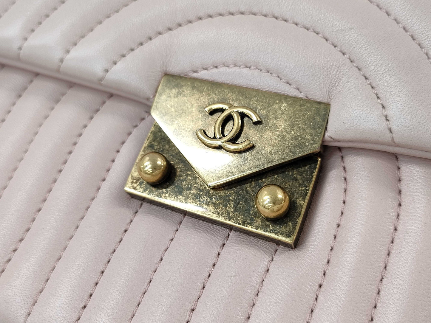 CHANEL Design Stitch Chain Shoulder Bag with Lambskin and Gold Hardware, 23078341, No Cards Included