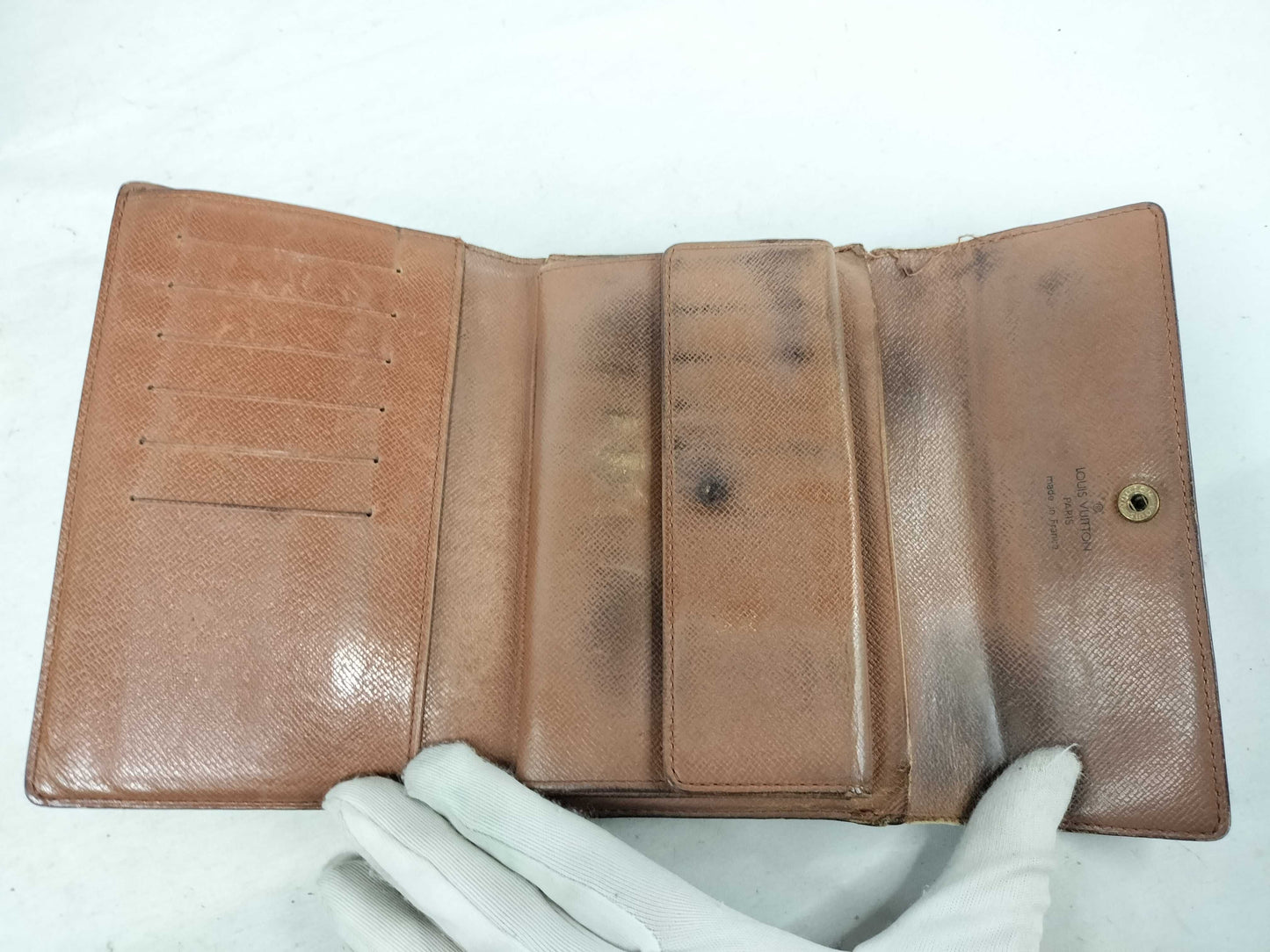 LOUIS VUITTON Monogram LOUIS VUITTON Wallet Monogram Wallet