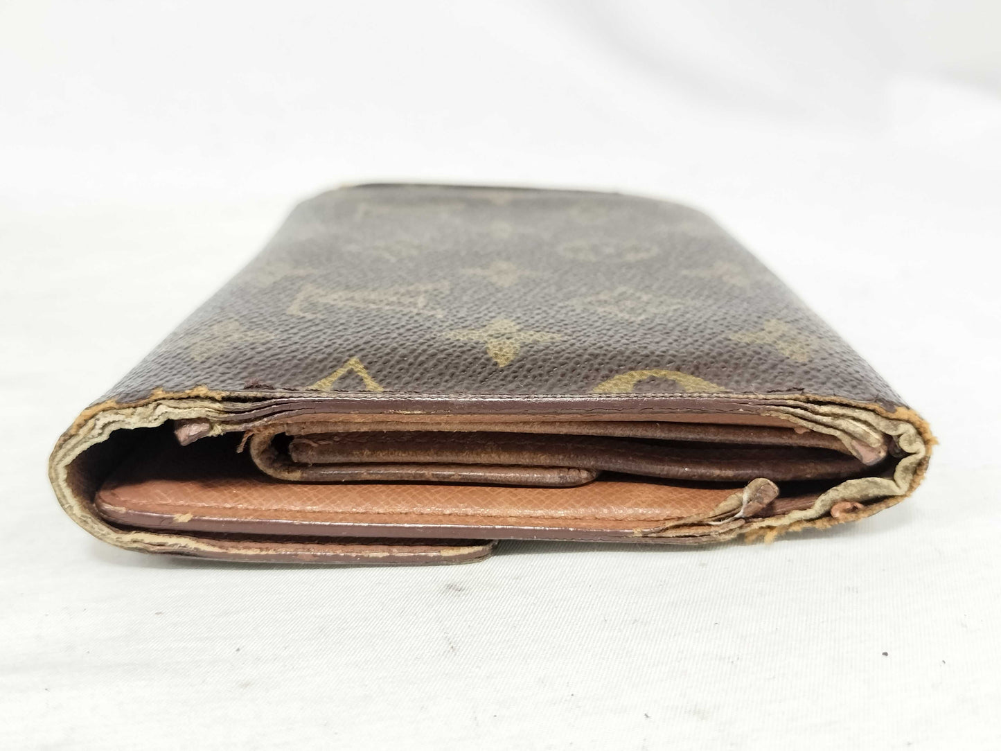 LOUIS VUITTON Monogram LOUIS VUITTON Wallet Monogram Wallet