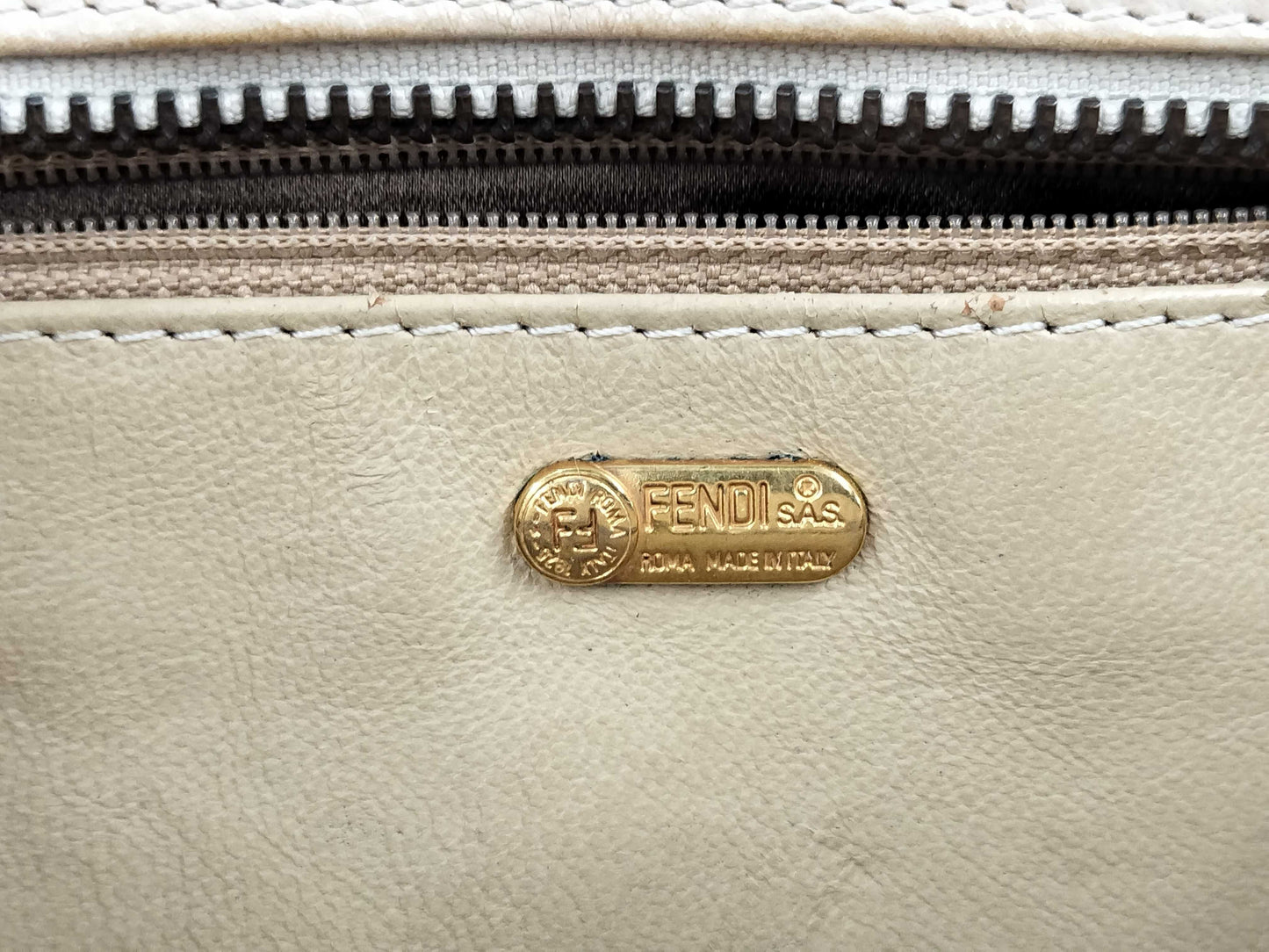 FENDI FF hardware handbag handbag