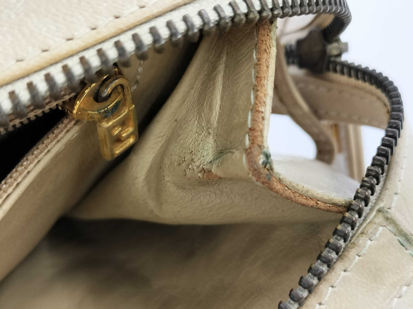 FENDI FF hardware handbag handbag