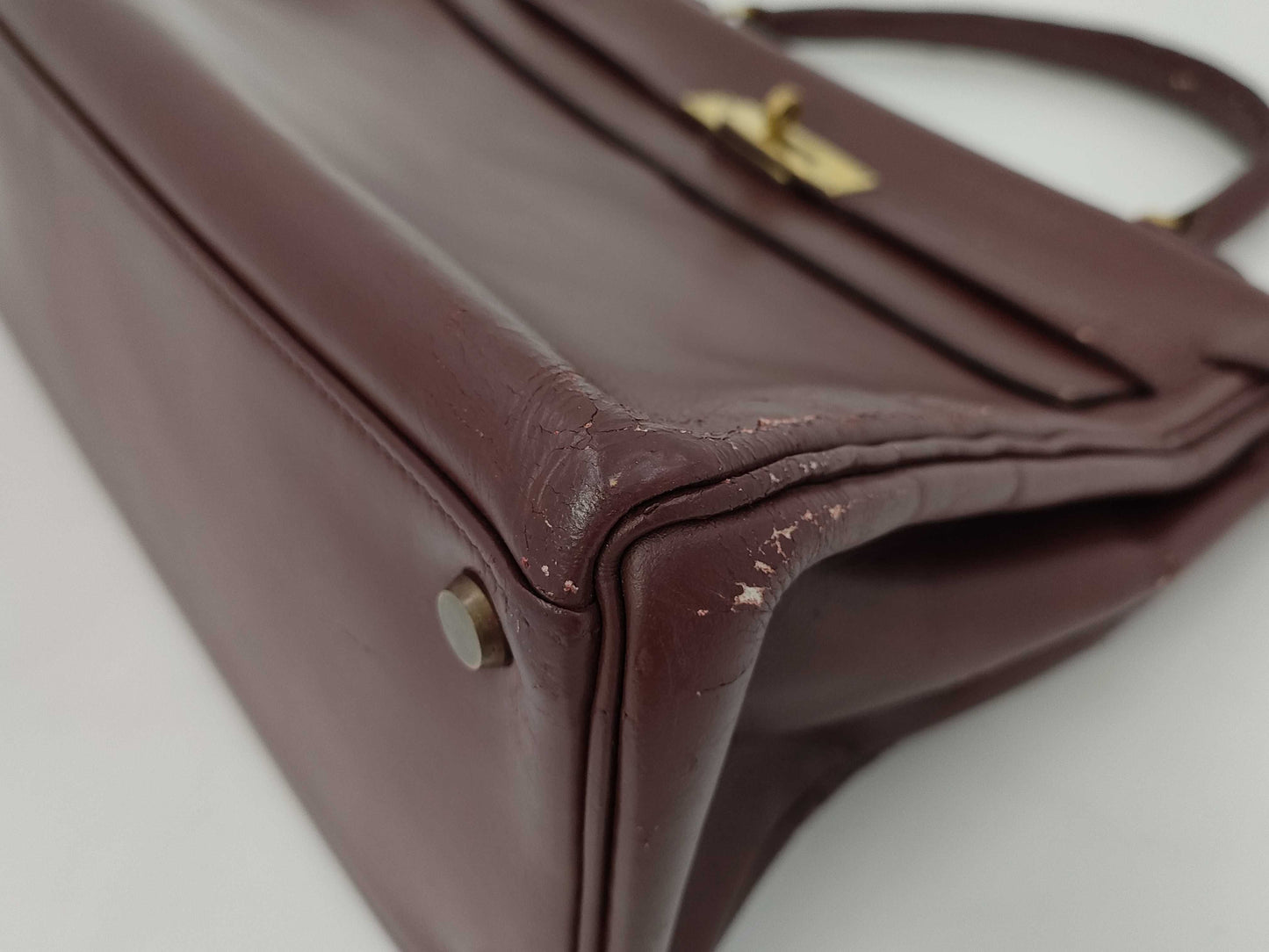 HERMES Kelly 32 Z Stamp Le Tourne Burgundy Box Calf Leather with Gold Hardware Shoulder Bag