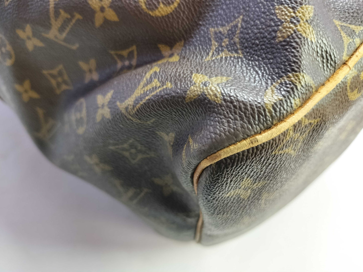 LOUIS VUITTON Monogram Louis Vuitton Keepall Bag Boston Bag