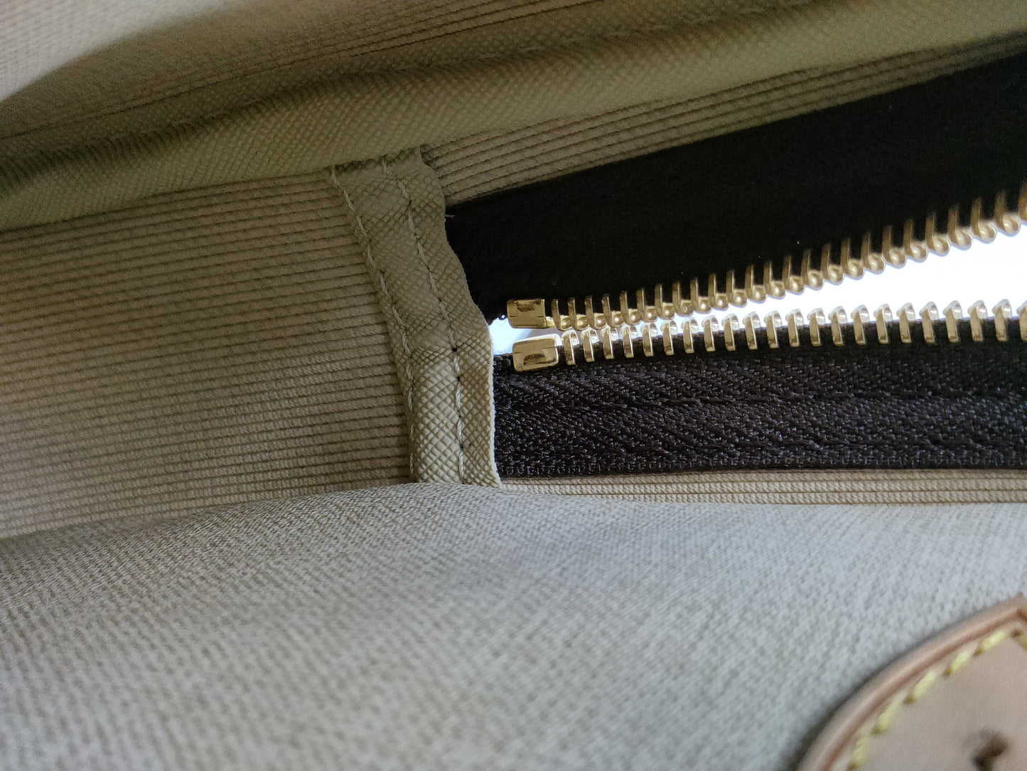 LOUIS VUITTON M45254 Monogram Reporter Shoulder Bag