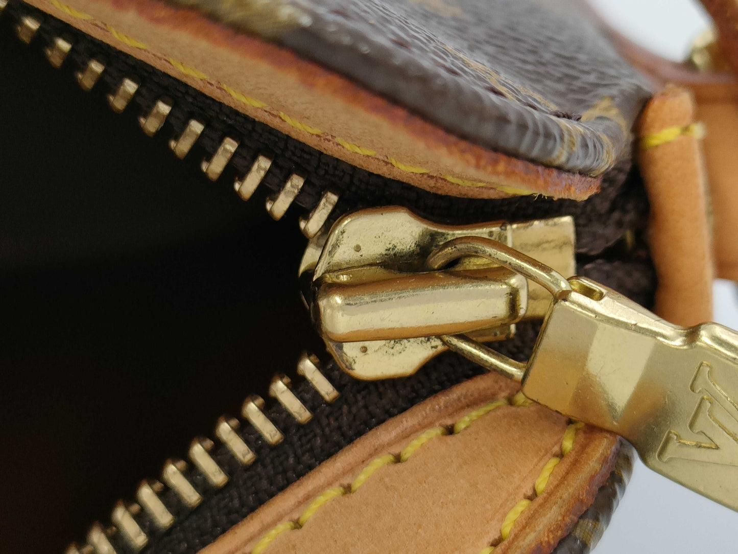 LOUIS VUITTON Monogram Drouot M51290 Shoulder Bag