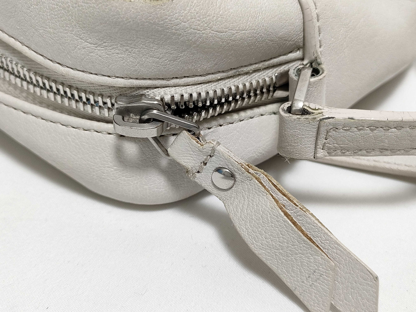 SAINT LAURENT Paris Shoulder Bag Lou Camera Shoulder Bag