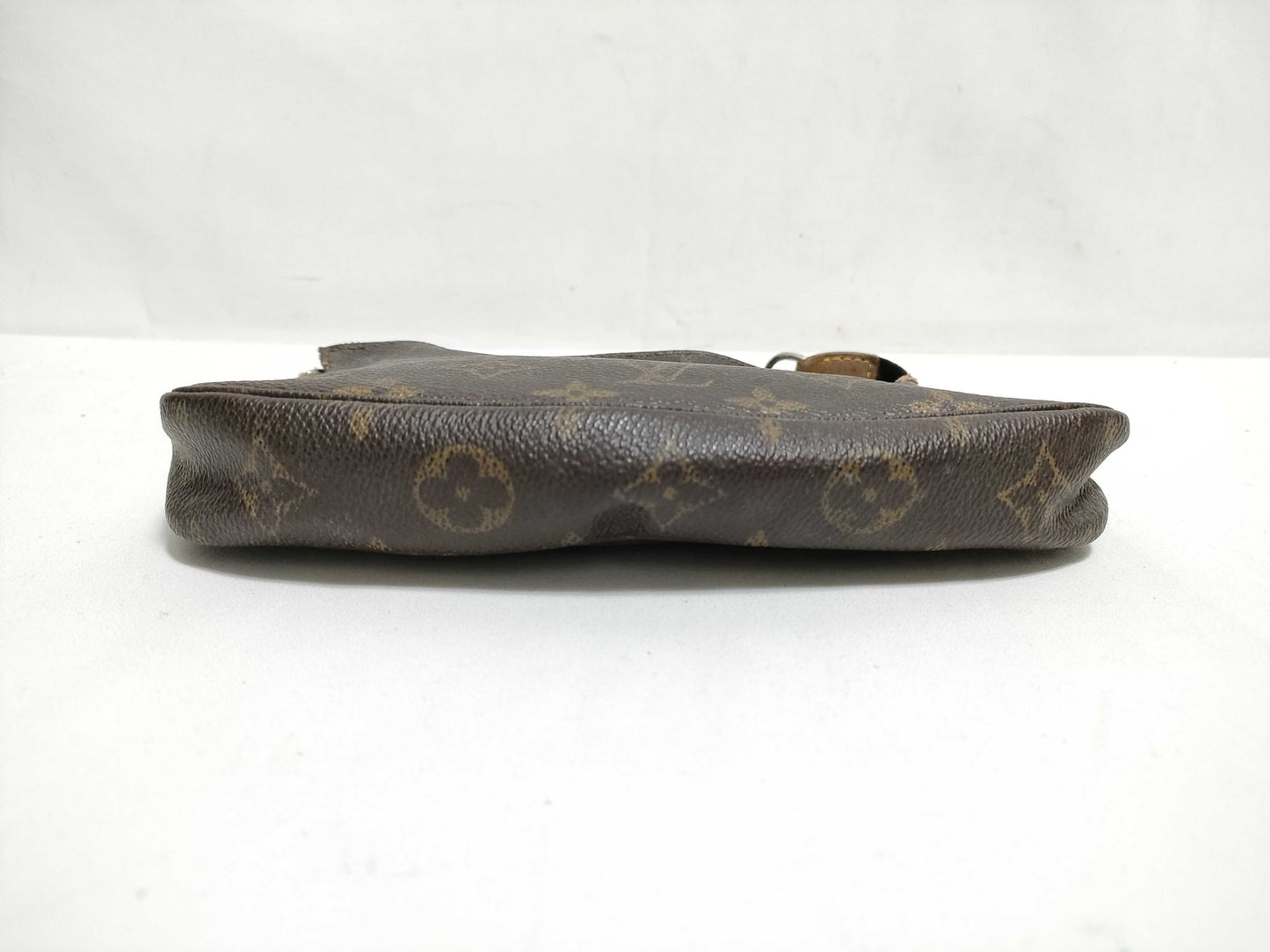 LOUIS VUITTON M51980 Monogram Louis Vuitton Pouch Handbag