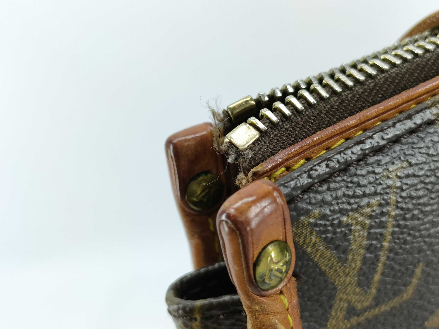 LOUIS VUITTON M40007 Monogram LOUIS VUITTON Popincourt Handbag FL0055