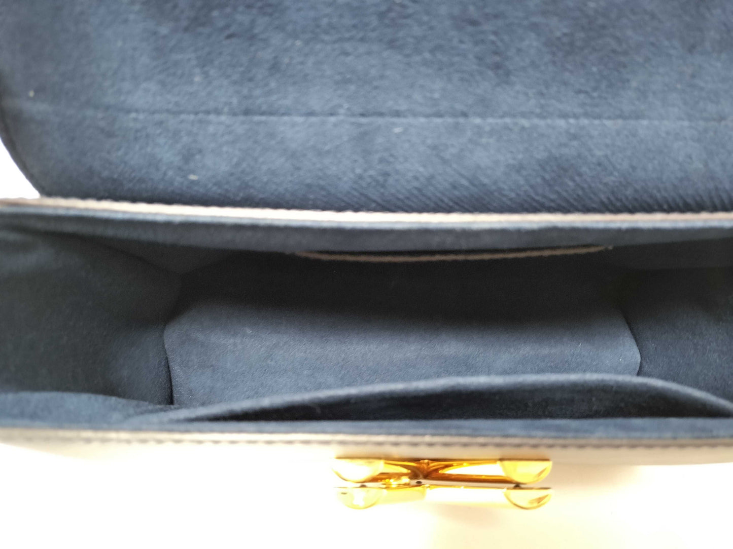 LOUIS VUITTON M53090 LOUIS VUITTON Epi Twist MM M53090 AR0220 Navy Mirrored RFID Enabled Shoulder Bag