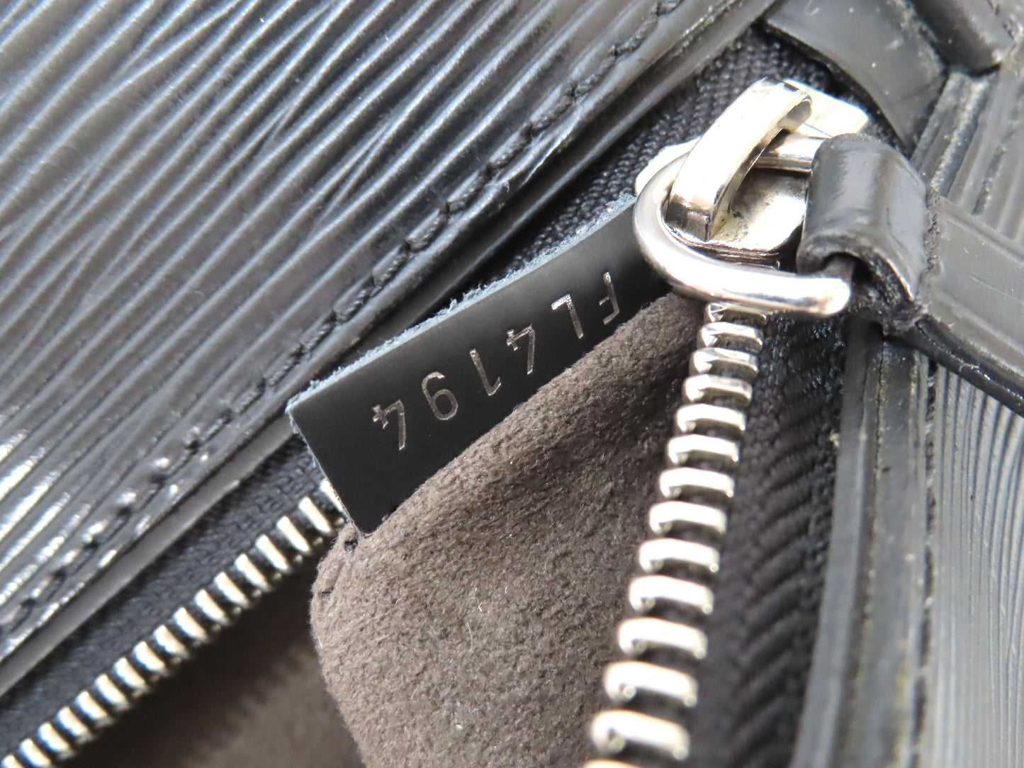 LOUIS VUITTON Epi LV Bag Epi Black Business Bag