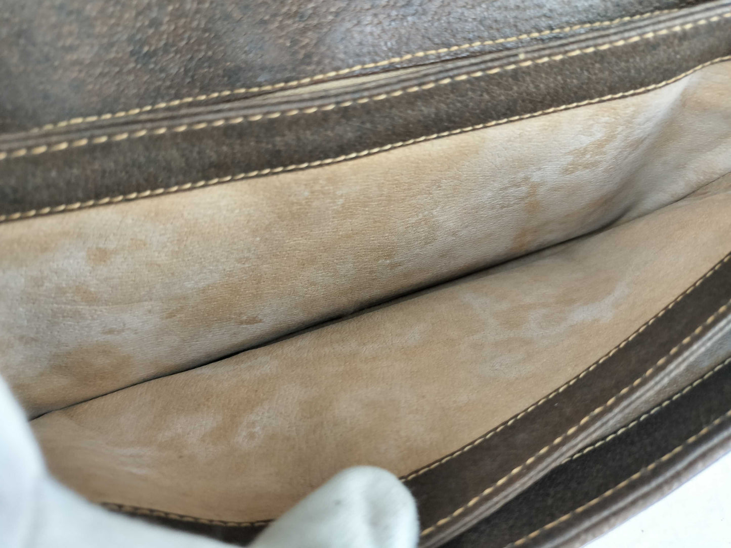 GUCCI GG Supreme Shoulder Bag