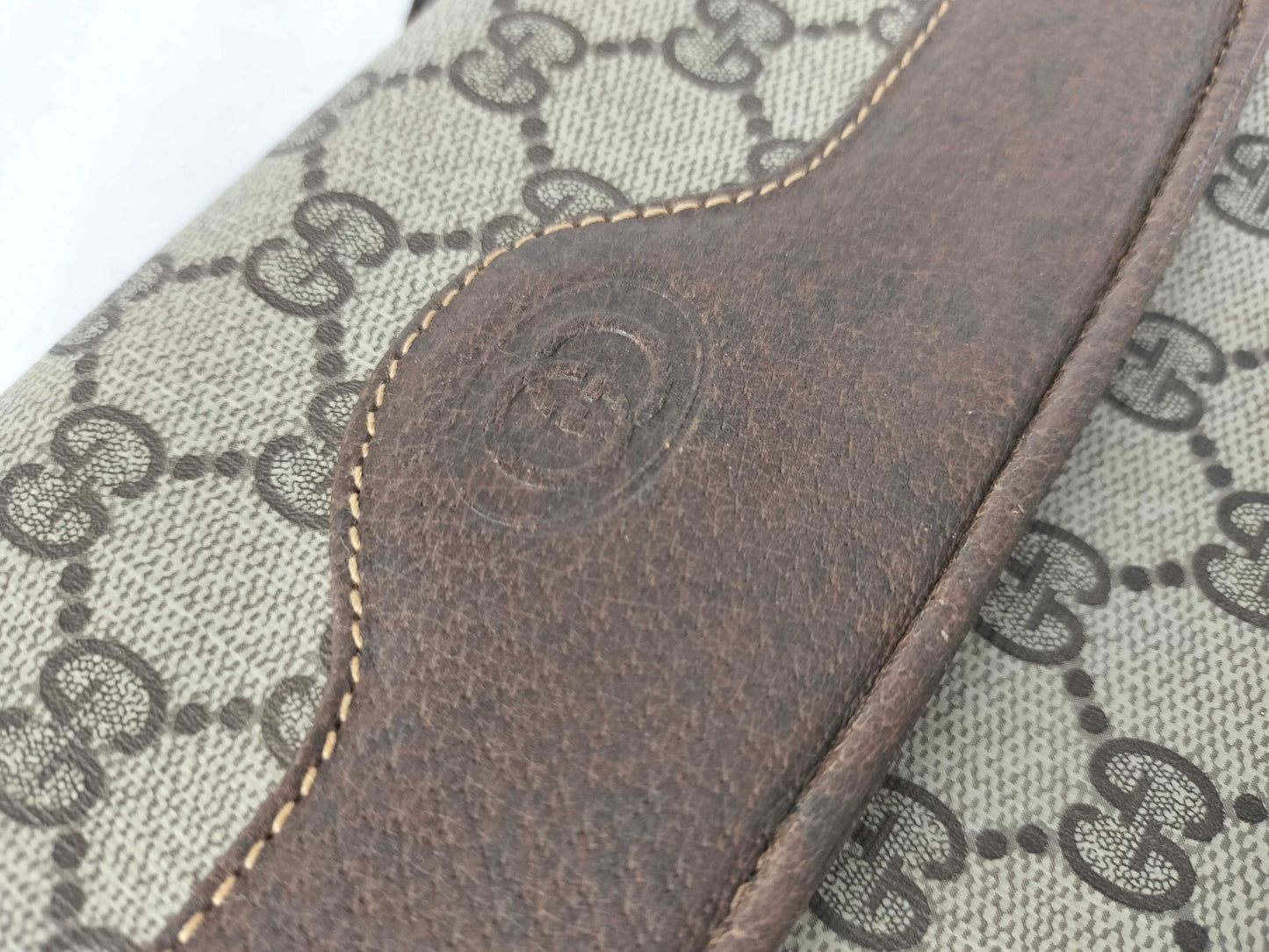 GUCCI GG Supreme Shoulder Bag