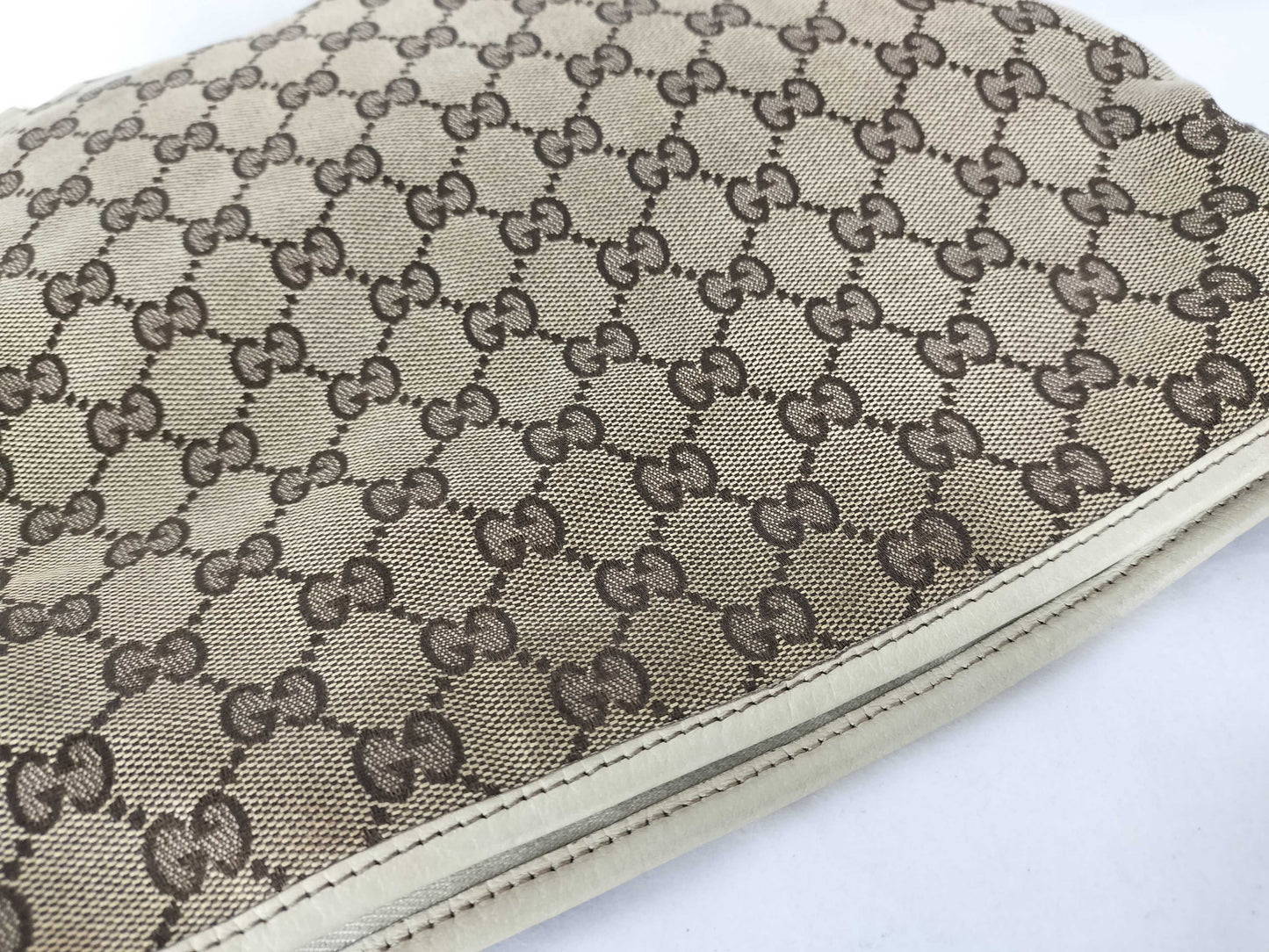GUCCI GG Canvas Shoulder Bag