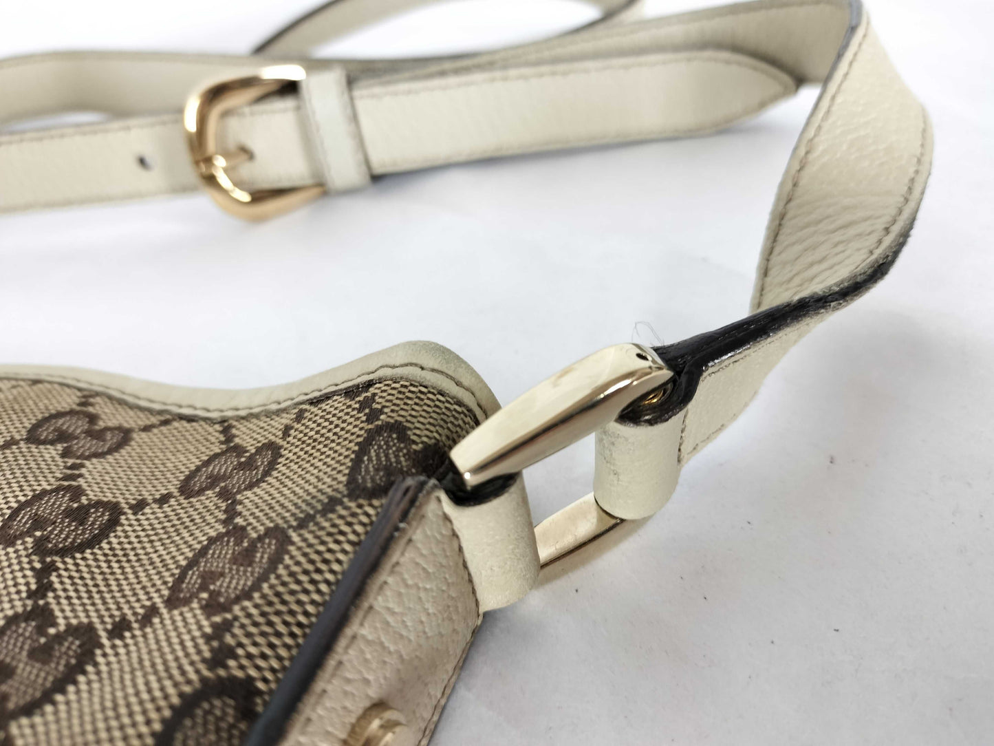 GUCCI GG Canvas Shoulder Bag
