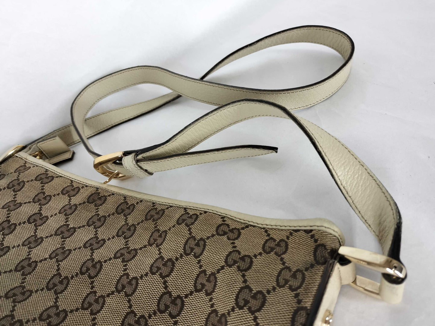 GUCCI GG Canvas Shoulder Bag