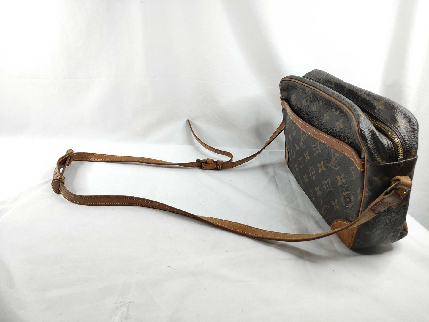 LOUIS VUITTON M51272 Monogram Trocadero GM Shoulder Bag