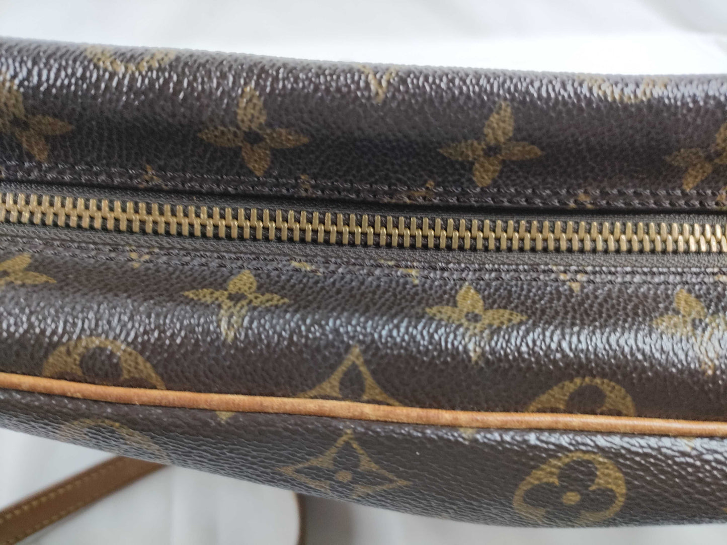 LOUIS VUITTON M51272 Monogram Trocadero GM Shoulder Bag